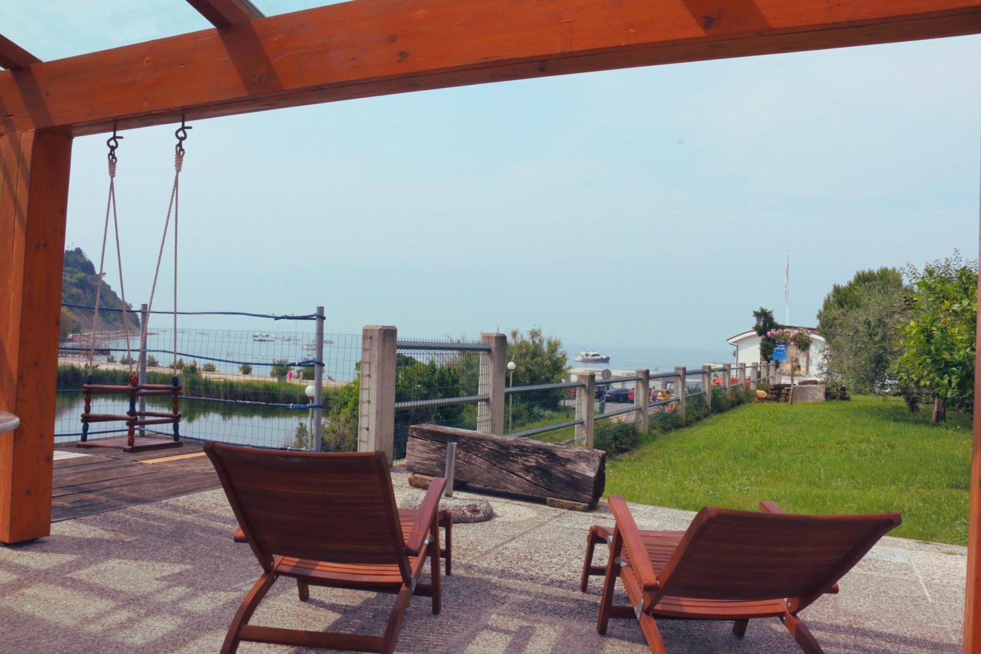 Piran Beach House - Private Oasis - Beachfront Apartment With A Sea View Terrace Exteriér fotografie